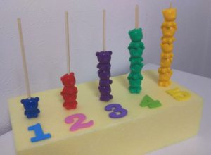 なんちゃってプラステン 100均材料で巧緻性を高める 棒さし を手作り おうちで知育